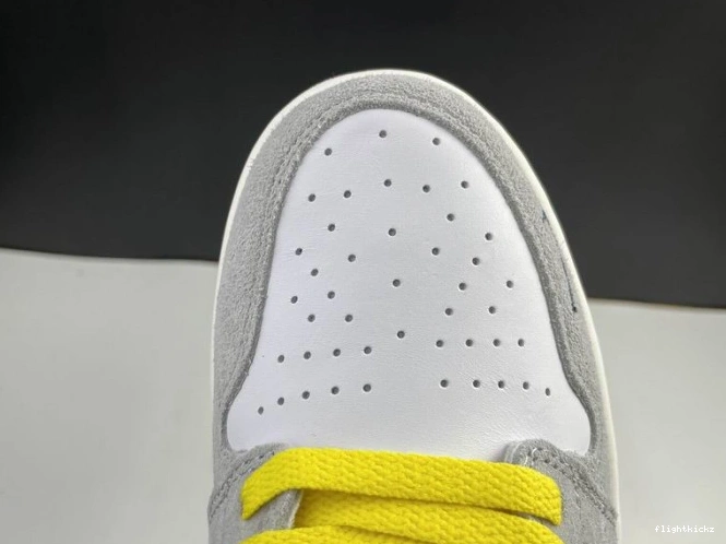 Switch High Air 1 CW6576-100 Light Jordan Smoke 0921